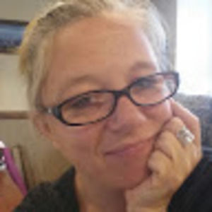 Meet your Posher, Mona